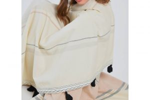 Bloom & Give Susan B Throw Blanket